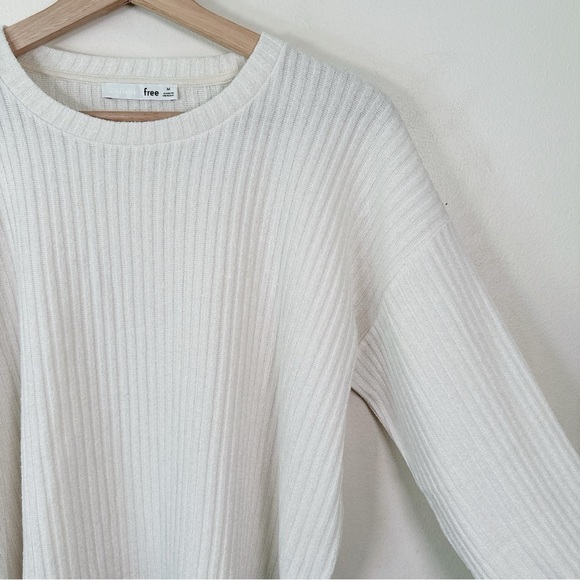 Aritzia Womens Size Medium Rudko Long Sleeve Ribbed Crop Top - Picture 5 of 15